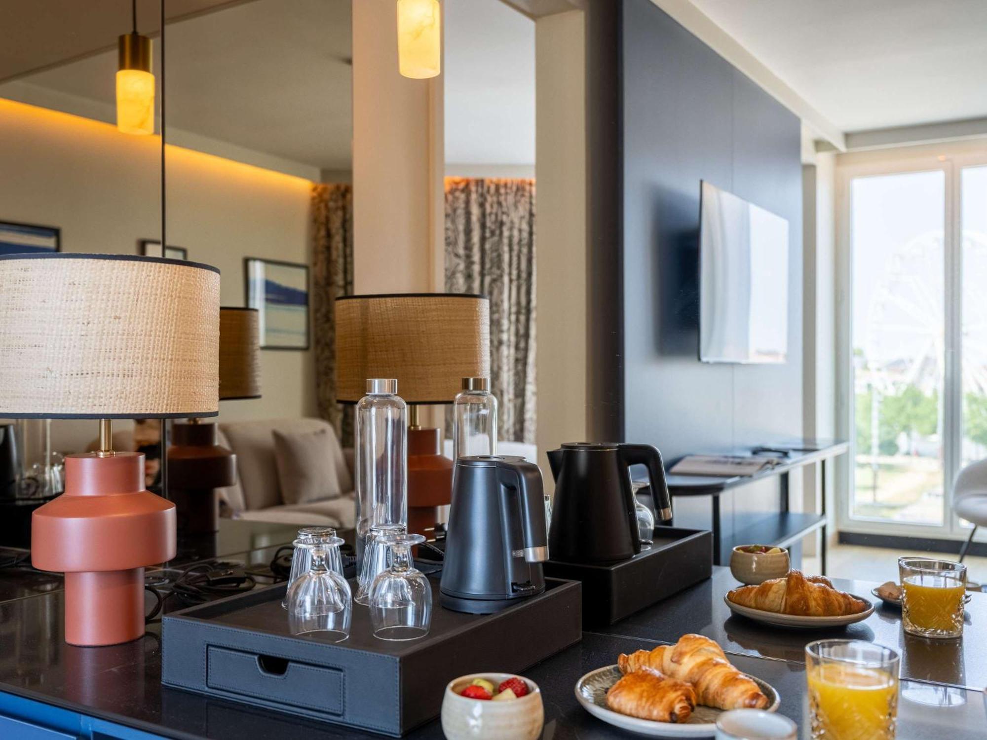 Mercure La Rochelle Vieux Port Екстериор снимка